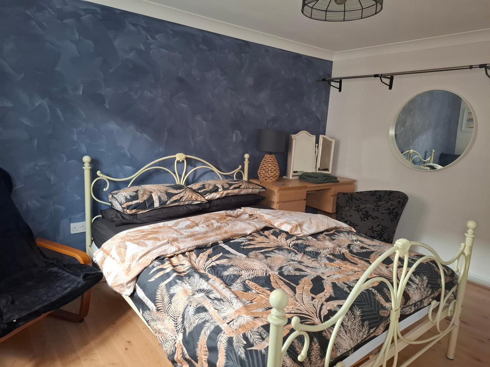 Driftmark Beachfront Location Aberavon Beach Sea Views Large Driveway Parking Private Site Fibre Optic Wi Fi Port Talbot Extérieur photo