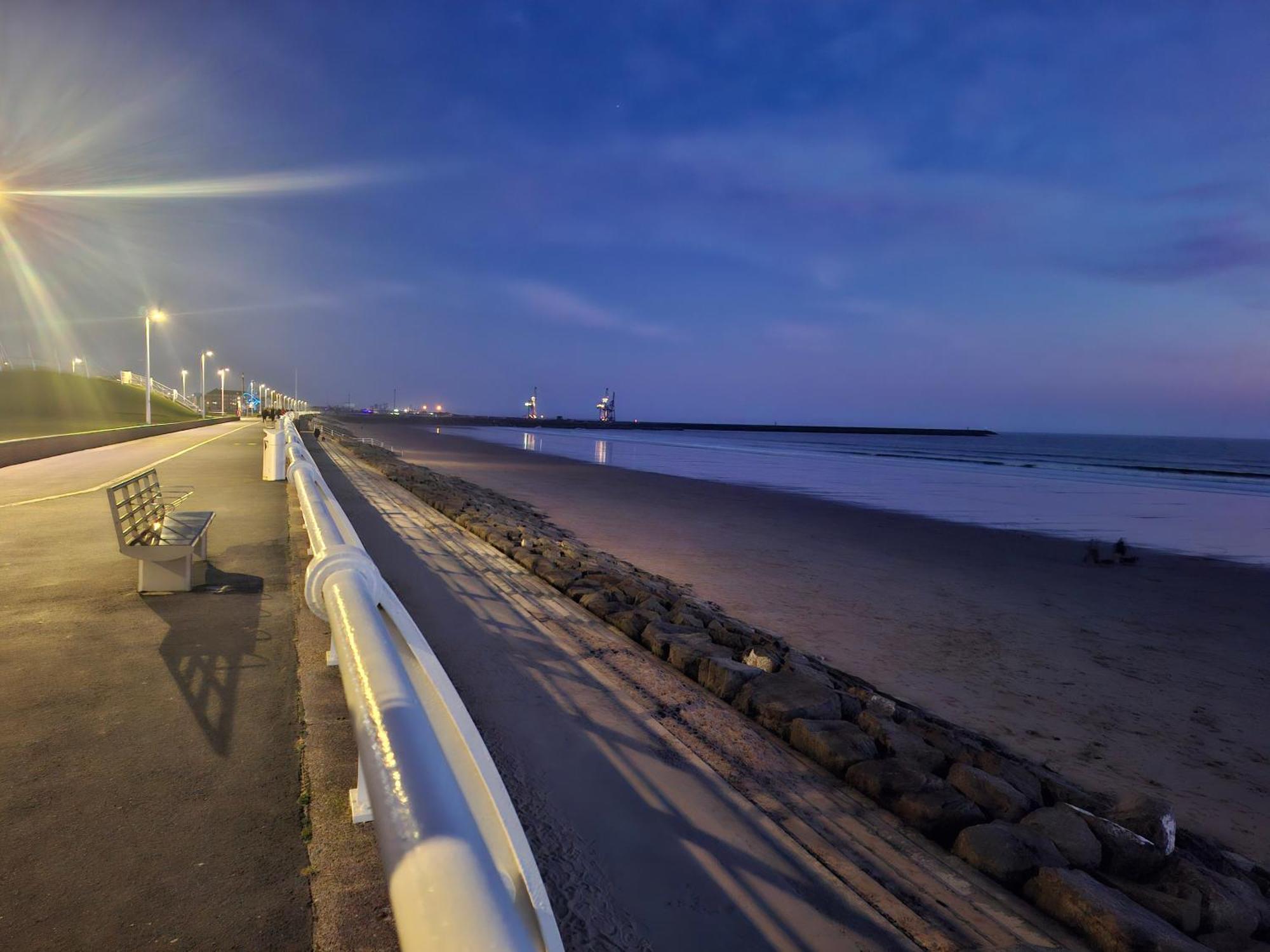 Driftmark Beachfront Location Aberavon Beach Sea Views Large Driveway Parking Private Site Fibre Optic Wi Fi Port Talbot Extérieur photo